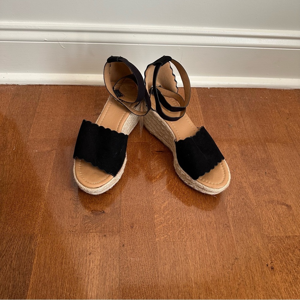 QuPID Black Espadrille Wedge Sandals